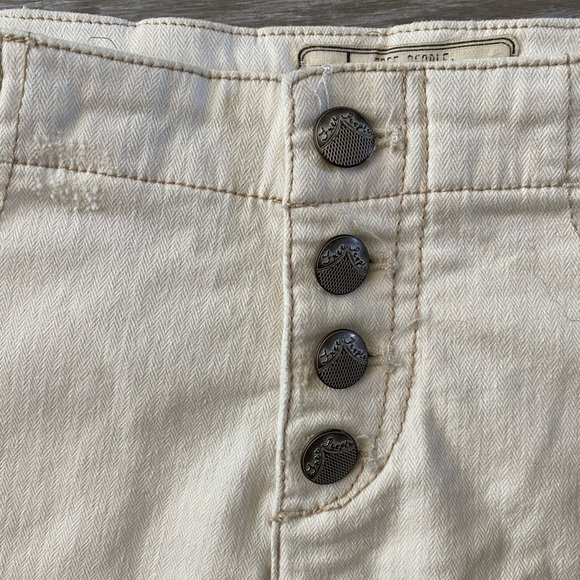 Free people white / cream colored shorts - Picture 2 of 5